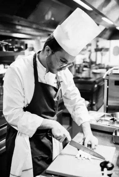 photo de profil professionnelle du chef privé théo novelli