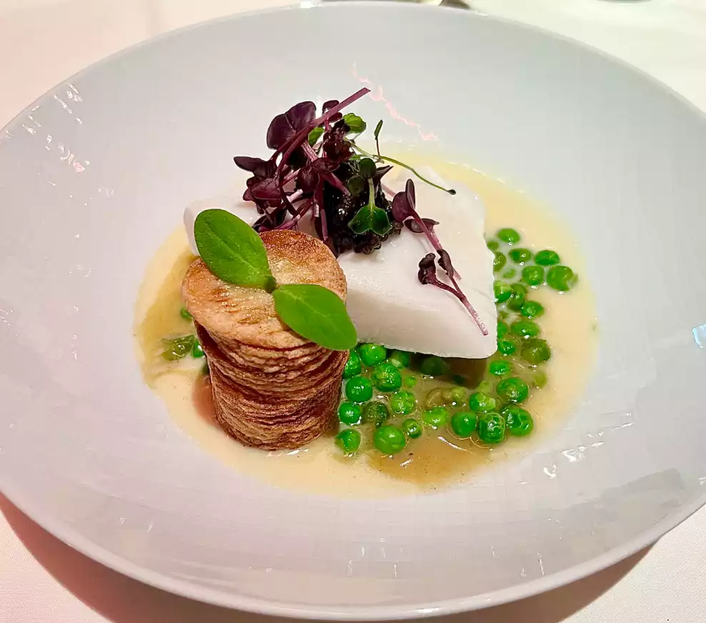 plat à base de poisson et de petit pois, par le chef a domicile clément gehin