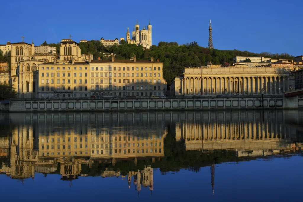 Lyon depuis le fleuve, capitale de la gastronomie