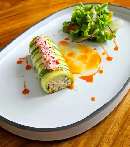 entrée de gautier wonner mettant à l'honneur un cannelloni de légume farci