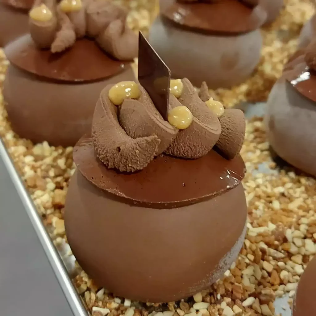 création sucrée au chocolat par le chef à domicile de mougins, david bilcot