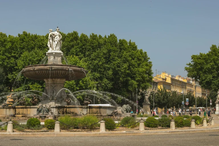 la fontaine d'aix en provence, ville dynamique comptant de nombreux chefs privés