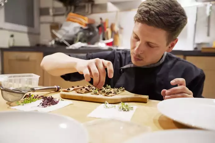 portait professionnel du chef simon provost