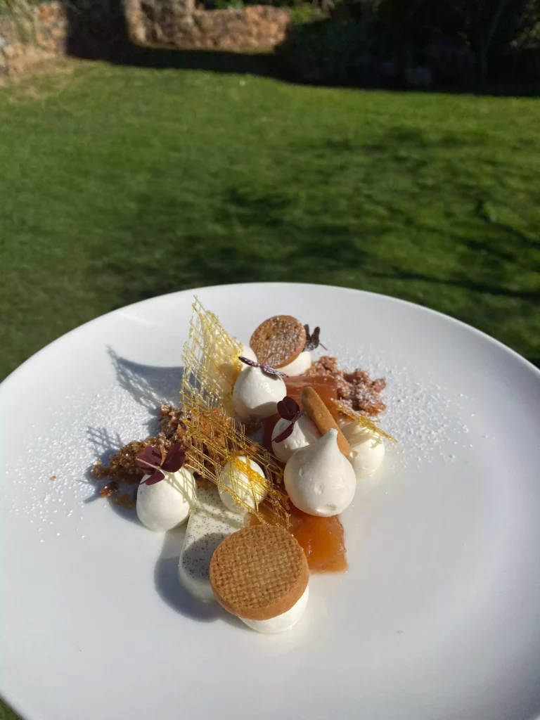 dessert réalise par le chef yannis couros