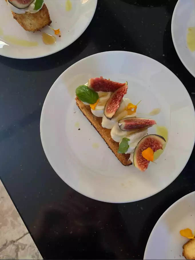 Dessert à la figue et chantilly pour la fin du repas