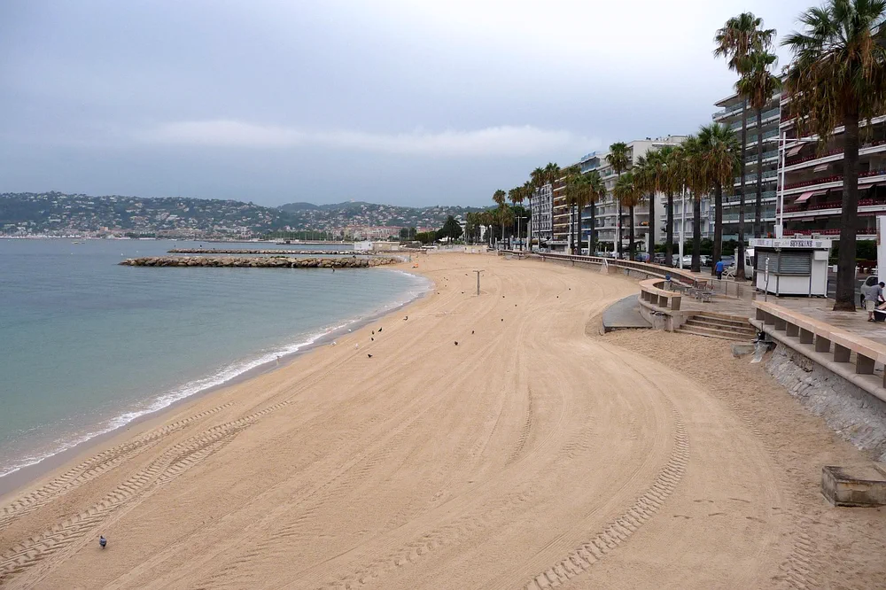 The beach of Juan-les-Pins
