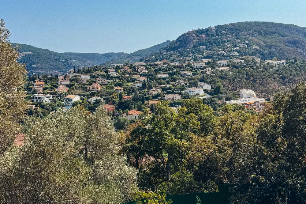 Villas on the hills of Cannet
