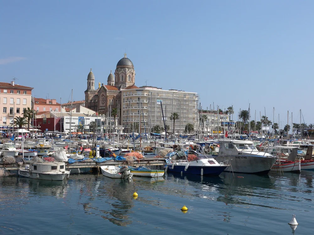 Le port et la basilique de Saint-Raphaël