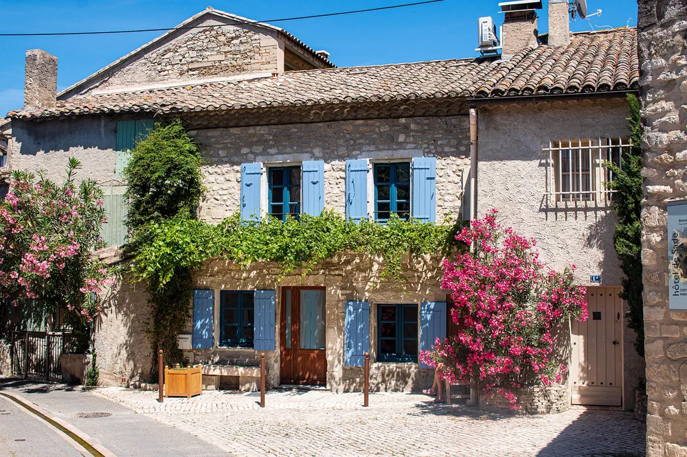 Stone house in Saint-Rémy-de-Provence