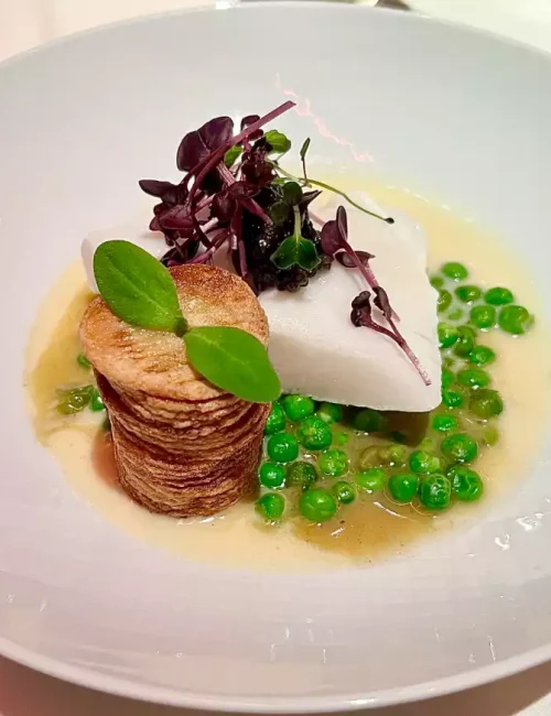 plat à base de poisson et de petit pois, par le chef a domicile clément gehin