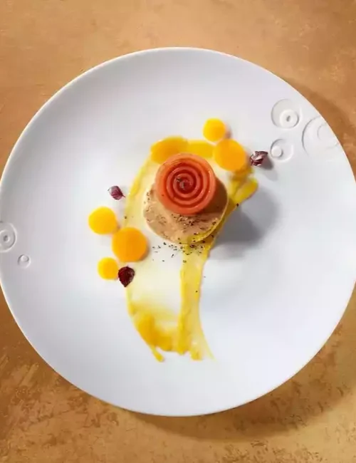 entrée gastronomique contenant du foie gras par le chef à domicile florent gouverneur