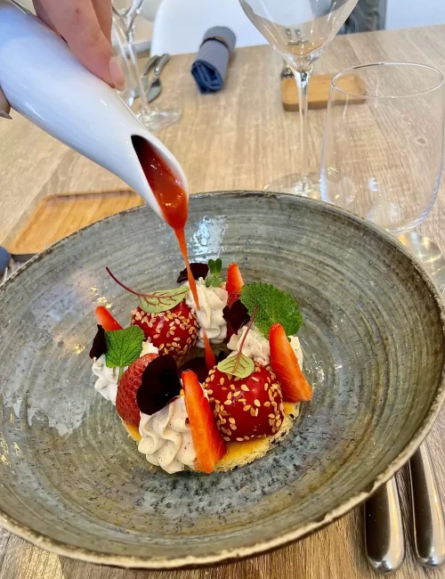 création sucrée autour de la fraise par théo moisan